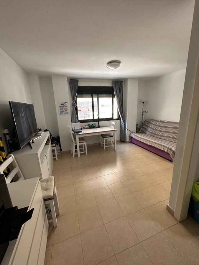 Apartment A / A 4Pax Near The Beach Malaga Bagian luar foto