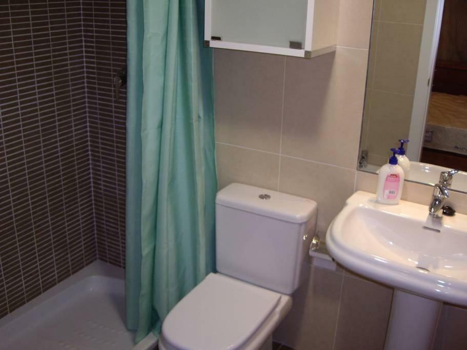 Apartment A / A 4Pax Near The Beach Malaga Bagian luar foto